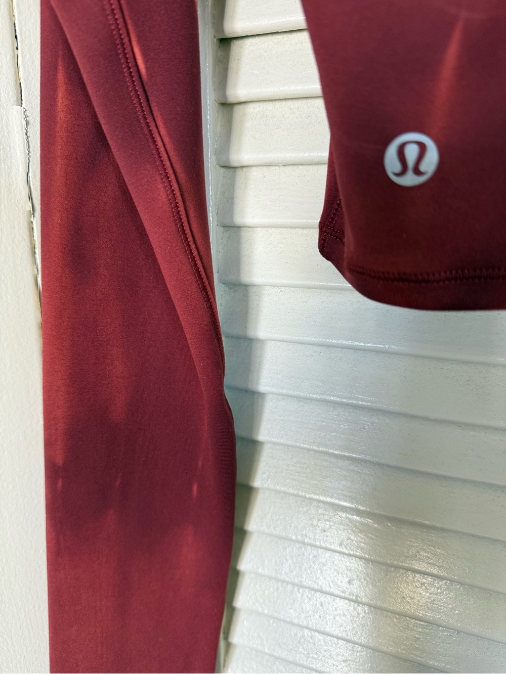 Lululemon Women's Long Sleeve Crop Top in Burgundy - Picture 3 of 3